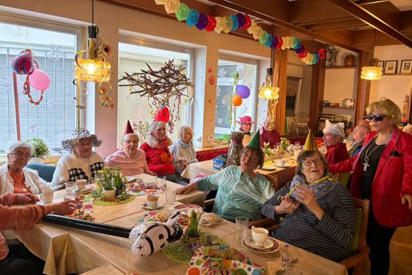 fasching-wa0013E1FD6B3B-05DE-7AC1-2A32-A3B30BCA9113.jpg