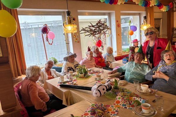 fasching-wa0016-b-1024pxB20E341B-4592-4998-A62F-2DE26AA3AFFE.jpg